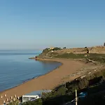 Riviera Hotell