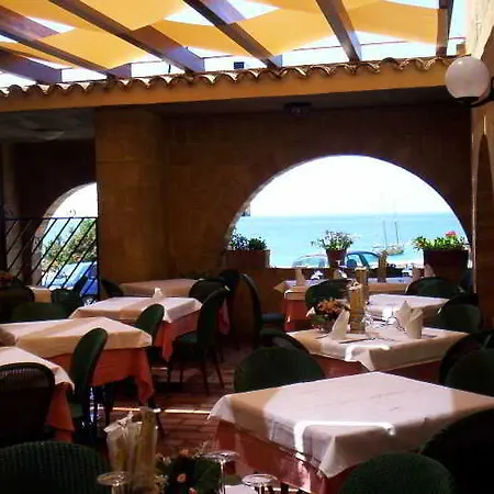Riviera 3*